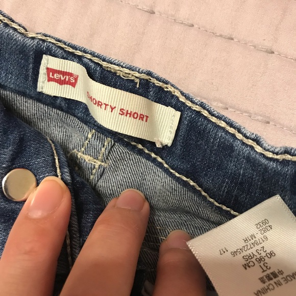 Levi’s Shorts - Picture 3 of 3